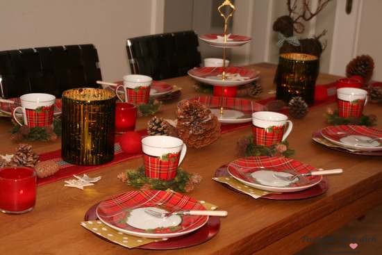 Tischdekoration Weihnachten im Schottenrock